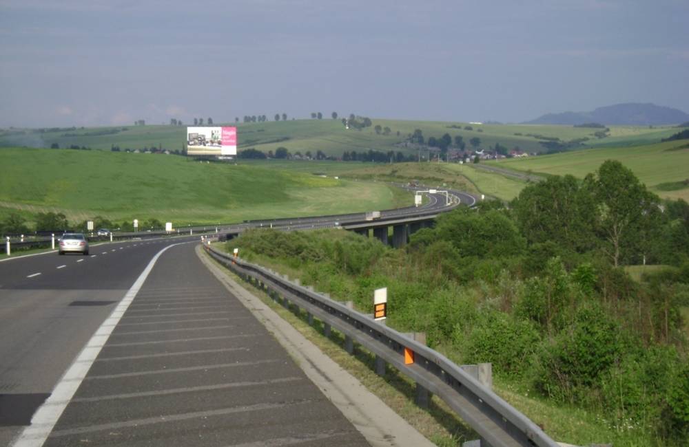 Foto: Čiastočná uzávierka diaľnice D1 v úseku IVACHNOVÁ – VAŽEC