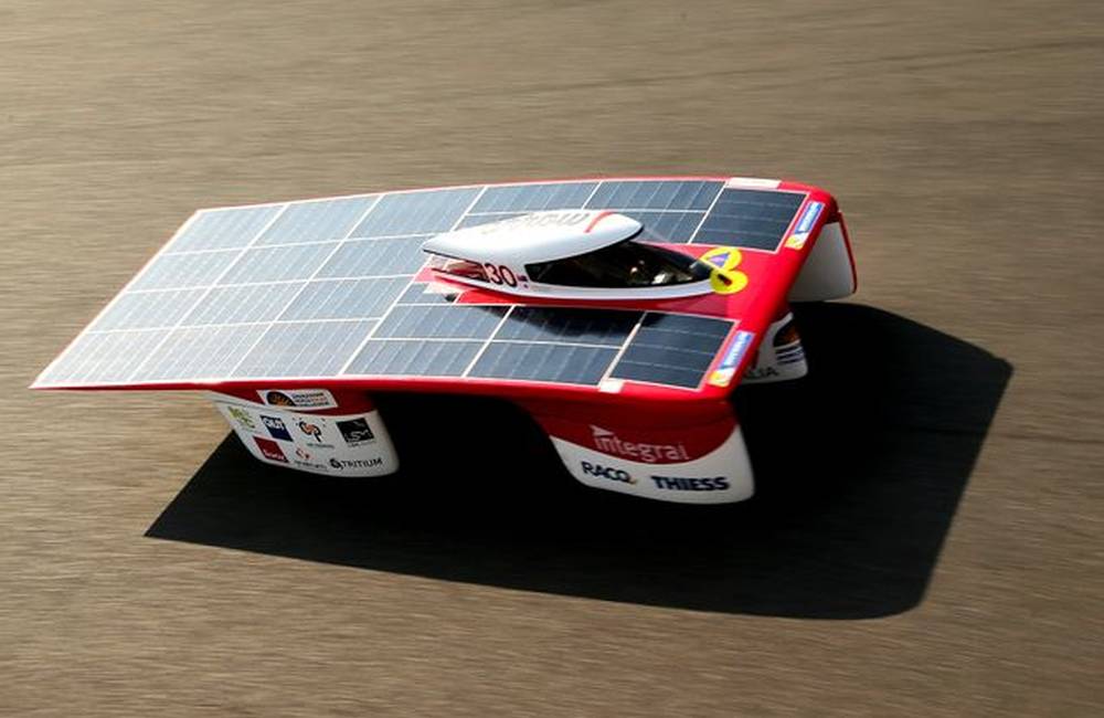 Foto: Študenti Žilinskej univerzity sa podieľajú na tvorbe auta na solárny pohon