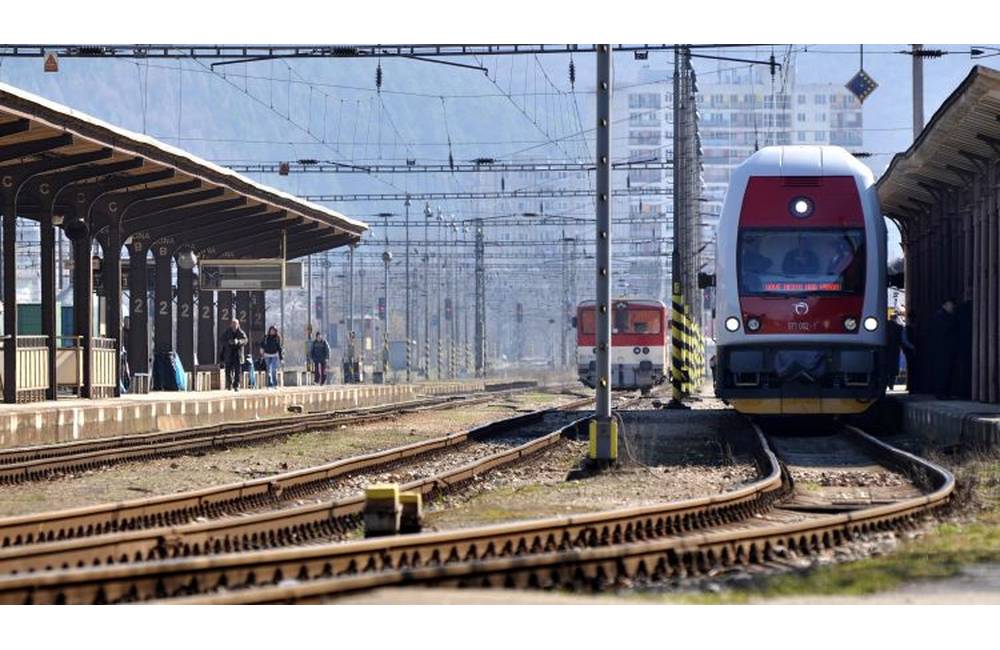 Foto: Na vlakovej trati pri Dolnom Hričove došlo k zrážke človeka