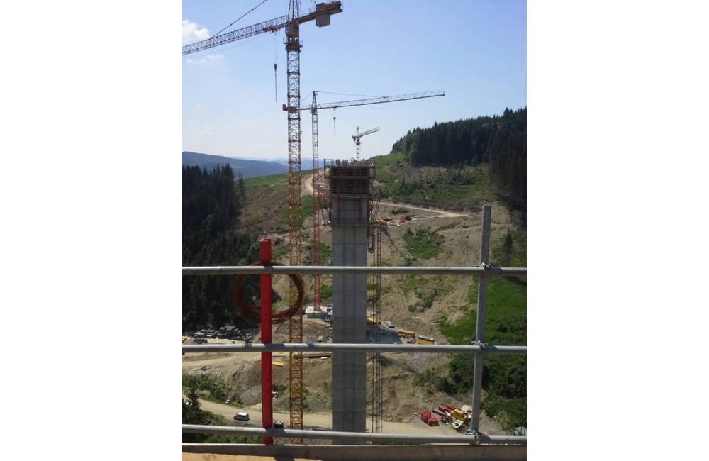 Foto: Aký je výhľad z budúceho najvyššieho mosta na Slovensku?