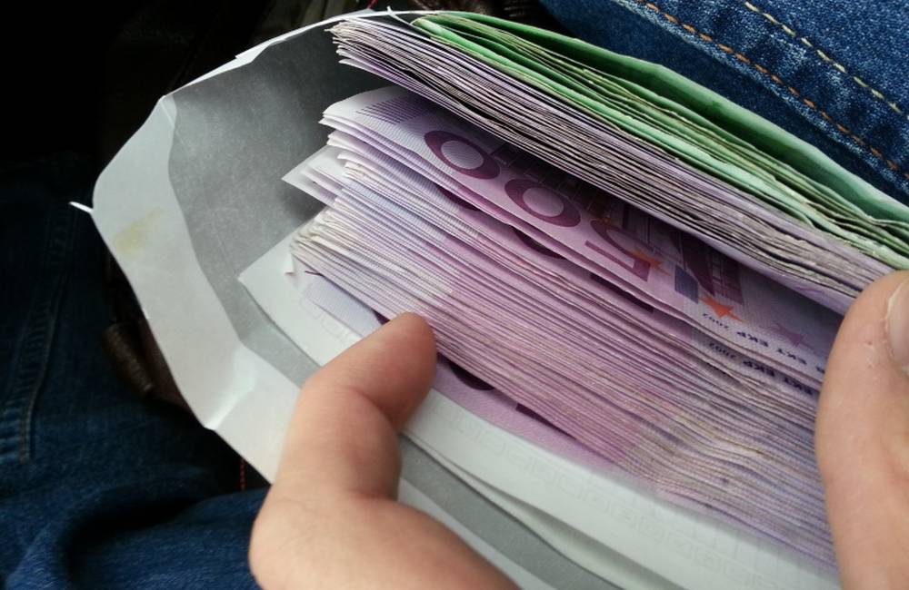 Foto: Na železničnej polícii v Žiline bol odovzdaný nájdený väčší obnos peňazí