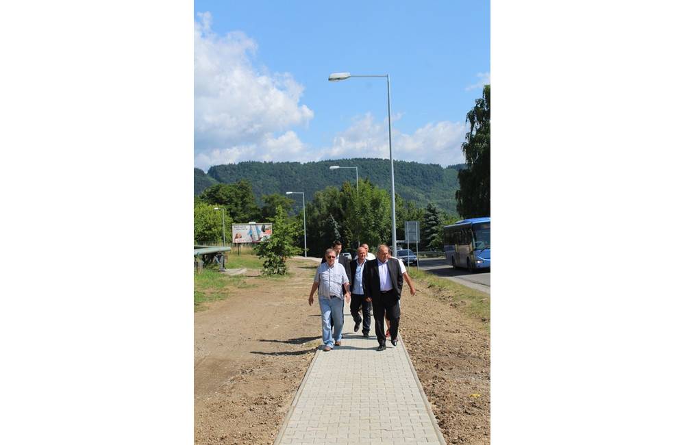 Foto: Na Rosinskej ceste dnes oficiálne sprístupnili druhú etapu novovybudovaného chodníka