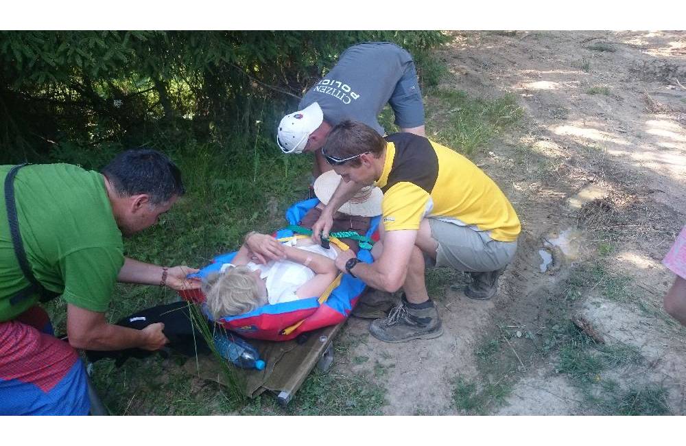 Foto: Počas túry v Kysuckej vrchovine mala problémy, záchranári použili váukový matrac