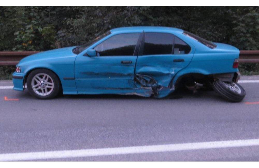 Foto: Vážna nehoda pri Bytči: Zrážka 3 áut, škoda vyčíslená na 15 000 eur