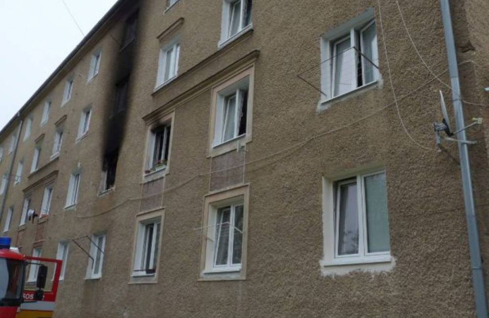 Foto: Na Bratislavskej ráno horelo. Príčinou bola sviečka v kúpeľni, nad ktorou viselo prádlo