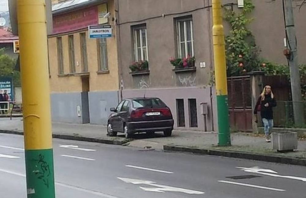 Foto: Ďalšie parkovanie "zadarmo"? Na Spanyolovej ulici sa opakuje situácia z Hviezdoslavovej