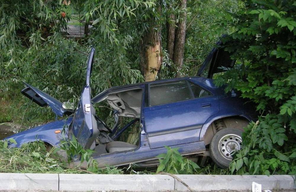 Foto: Pri včerajšej nehode pred Zázrivou vyhasol život len 18-ročného vodiča