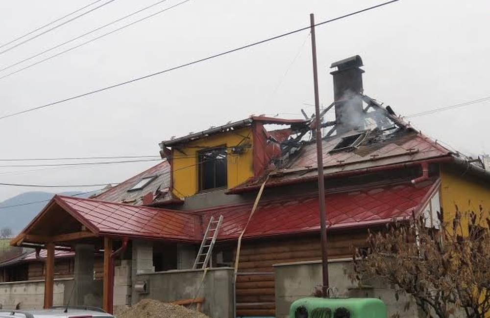 Foto: Práve sa deje: Opäť horí hostinec v Poluvsí