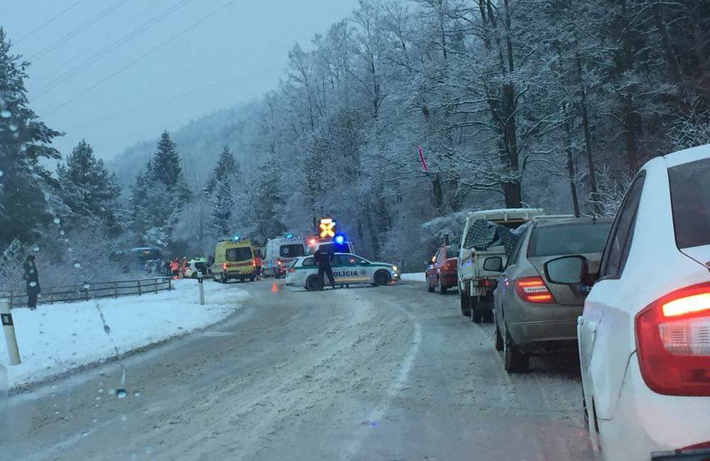 Foto: Vážna dopravná nehoda sa stala pred obcou Marček