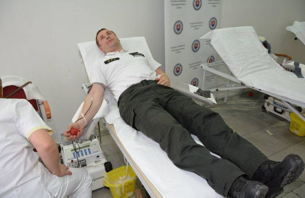 Foto: Na Krajskom riaditeľstve polície opäť tiekla krv, 57 darcov darovalo 25 tisíc mililitrov