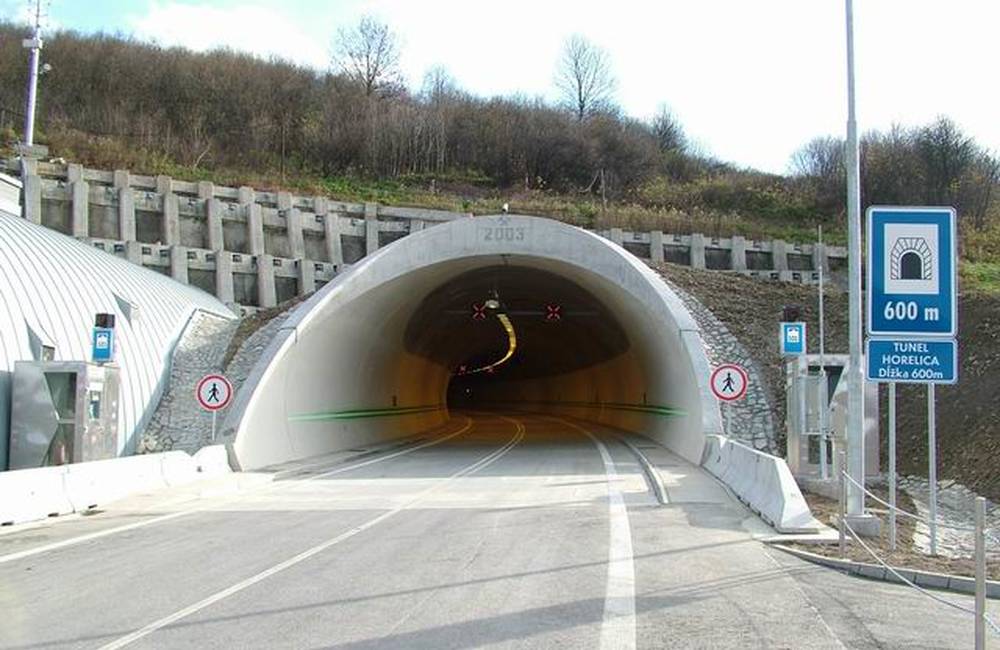 Foto: Vodiči pozor, dnes je opäť uzavretý tunel Horelica v Čadci
