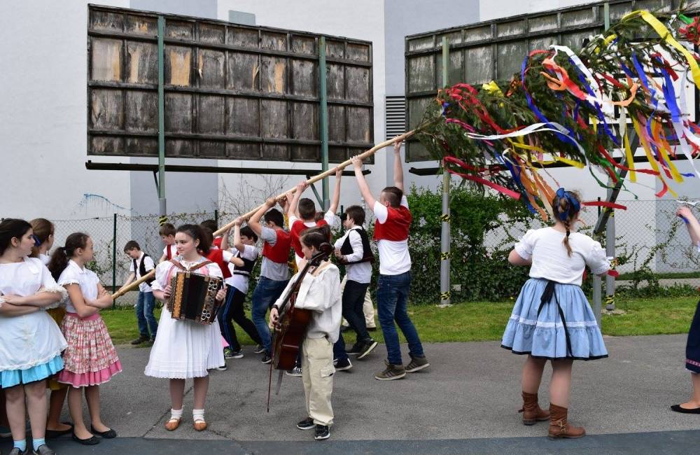 Foto: V Zaymuske sa tancovalo, spievalo a staval máj. Tak vyzeral Deň umeleckých remesiel
