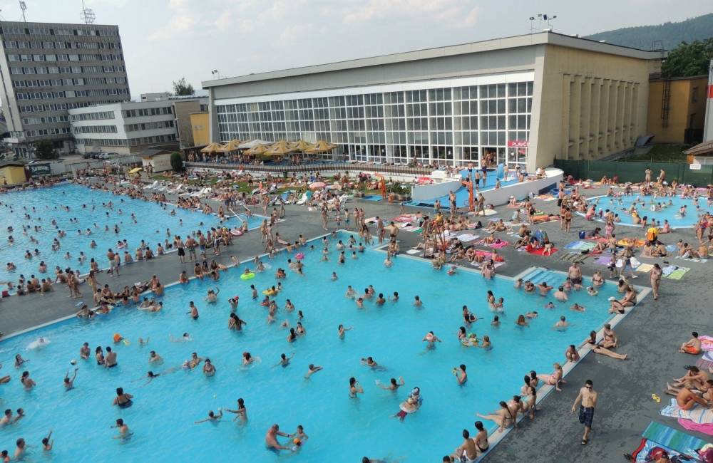 Foto: Mestská krytá plaváreň Žilina otvára vonkajšie bazény