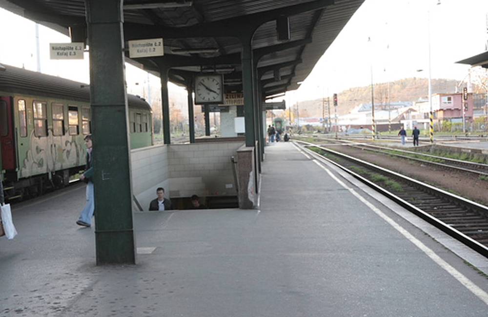Foto: Dnes ráno vyhasol na stanici v Žiline život staršieho muža, ten vstúpil do dráhy rýchlika