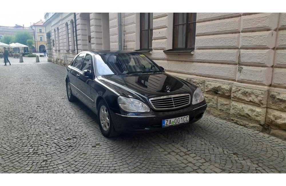 Foto: Mesto Žilina predáva známy primátorsky Mercedes, na ktorom sa vozili Slota, Harman aj Choma