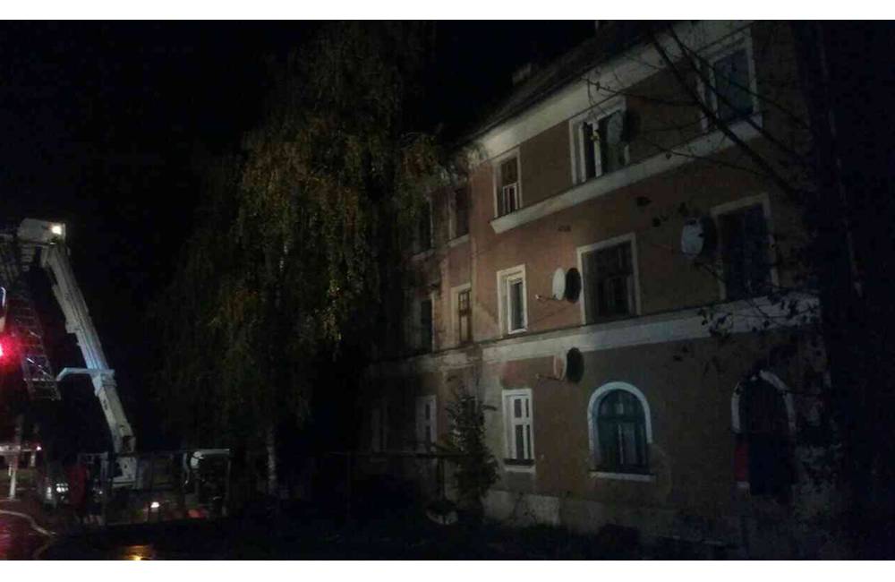 Foto: Základy a strecha bytovky na Bratislavskej sú poškodené, mesto ju pravdepodobne zbúra