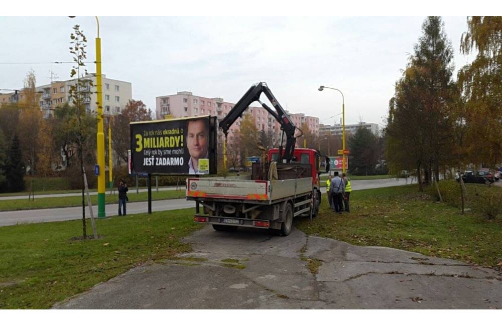 Foto: Mesto už odstránilo 222 nepovolených billboardov na mestských pozemkoch