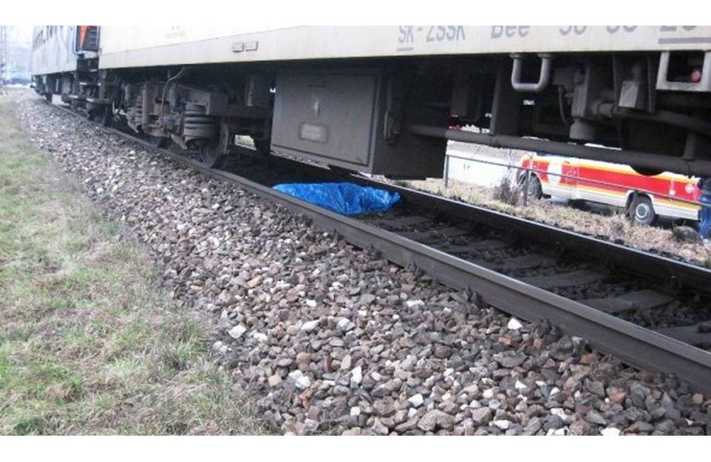 Foto: Na Kysuciach došlo k ďalšiemu nešťastiu na železnici, vlak zrazil 45-ročnú ženu