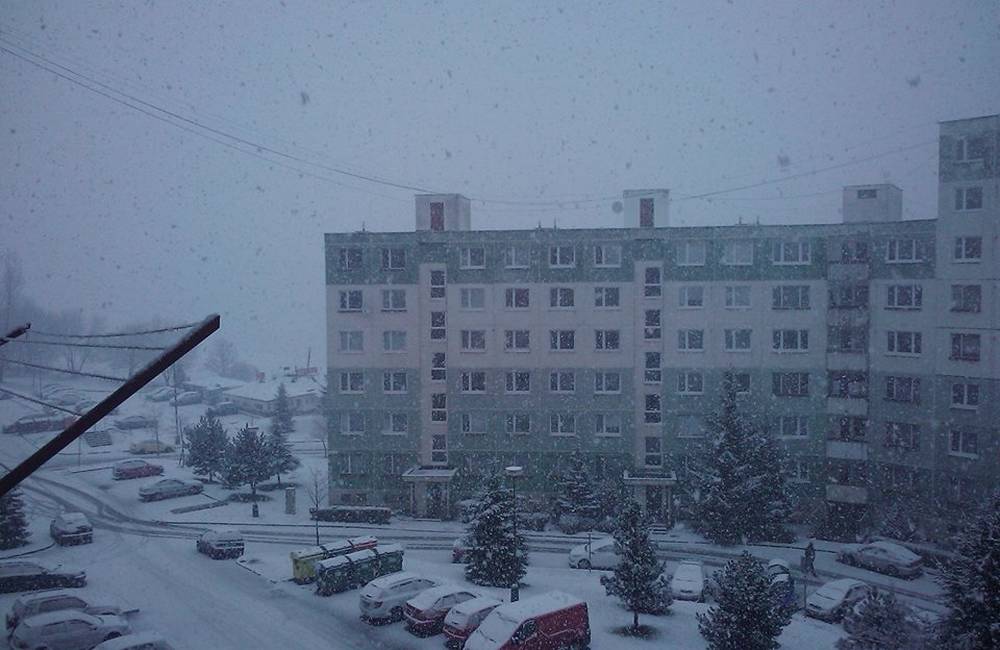 Foto: Vo večerných hodinách sa očakáva sneženie, SHMÚ varuje pred snehovými jazykmi a závejmi