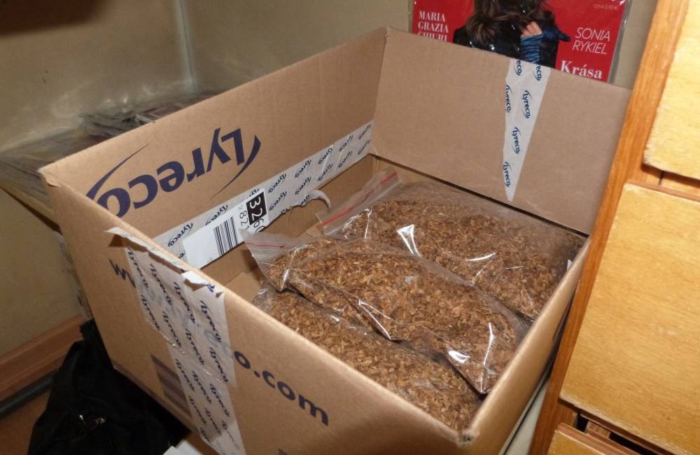Foto: Prípad so zaistenými 52 kilami tabaku v Bytči má pokračovanie - predávajú ho v stánkoch