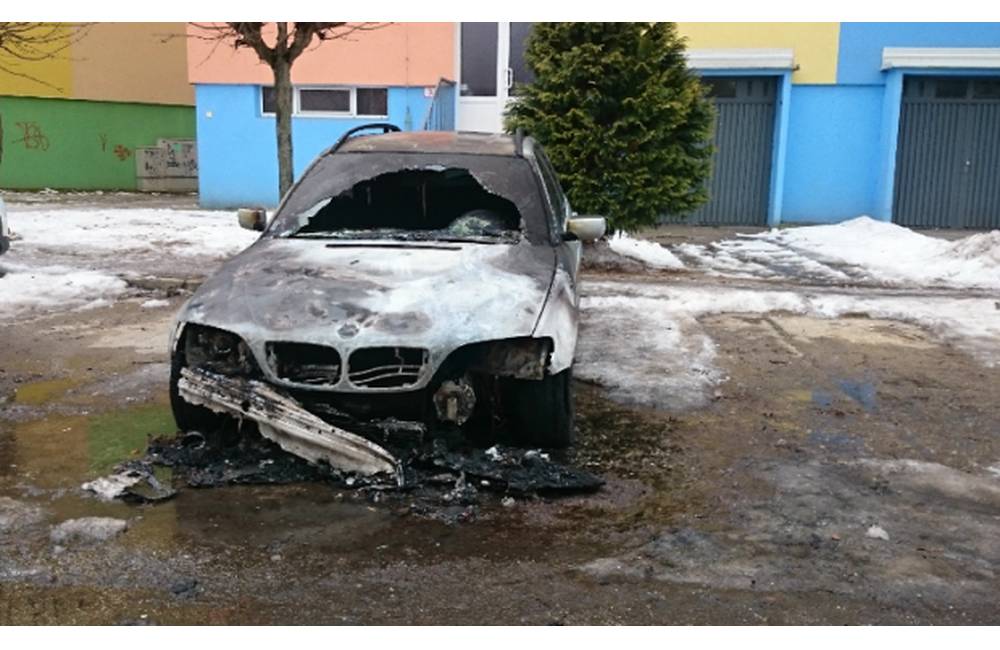 Foto: Od začiatku roka horelo v Žilinskom kraji 24 vozidiel, v 4 prípadoch boli úmyselne zapálené