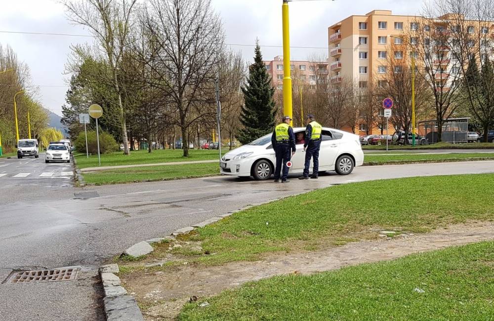 Foto: Mestskí policajti rozdávajú pokuty na ulici Matice Slovenskej takmer každý deň