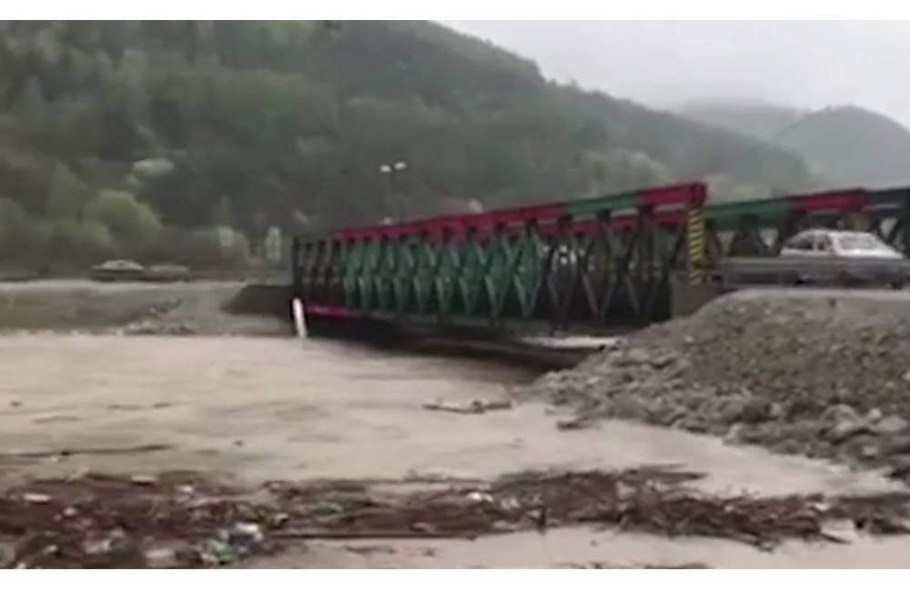 Foto: PRVÁ SPRÁVA: Vo Vraní museli uzatvoriť most ponad rieku, hladina stúpla príliš vysoko