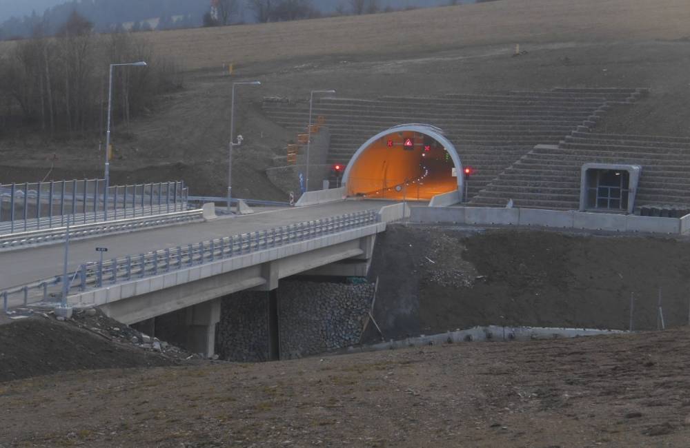 Foto: V tuneli Svrčinovec zasahujú záchranné zložky, ide o taktické cvičenie