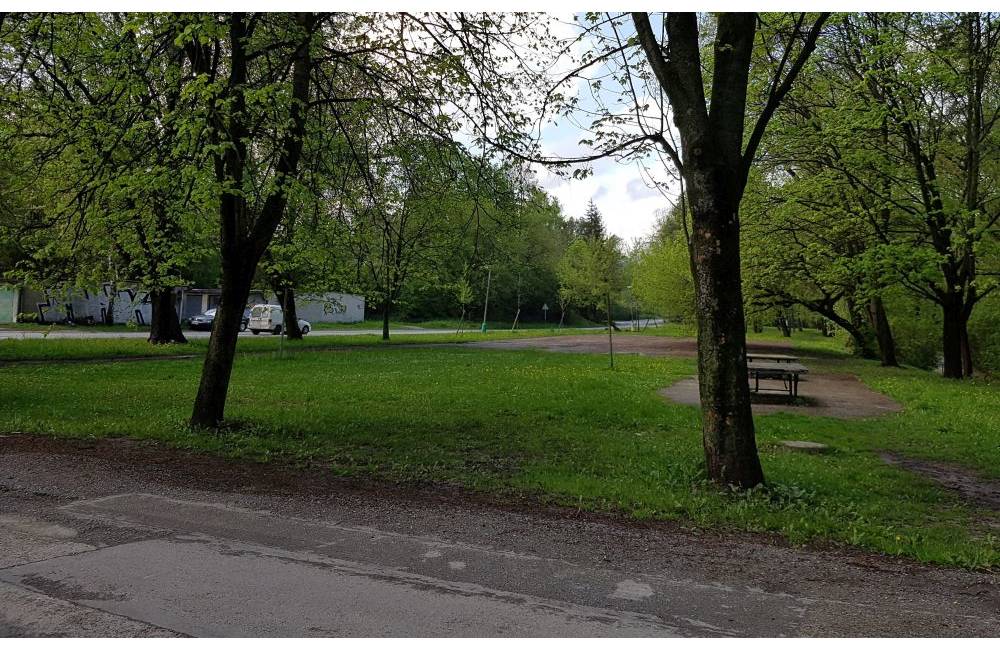 Foto: Prídu Rosinky o svoj zelený park? Pozemky niekto odkúpil, obyvatelia sa obávajú zástavby