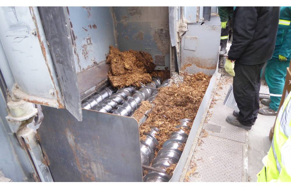 Foto: Zamestnanci Colného úradu Žilina zlikvidovali 31 ton nelegálneho tabaku a cigariet