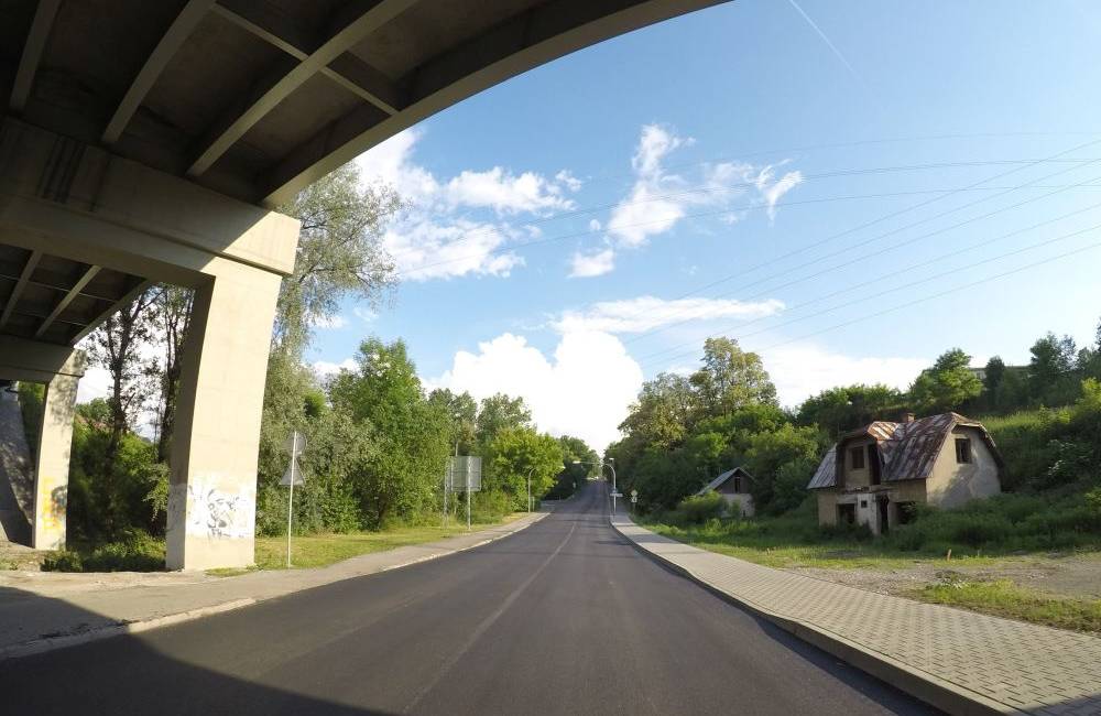 Foto: Časť vozovky na Rosinskej ceste opravili, v pláne je aj oprava hlavnej cesty na Rosinkách