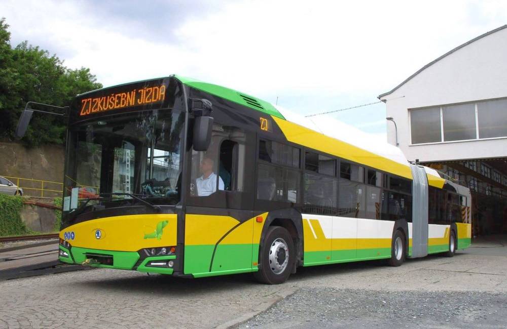 Foto: V uliciach českej Plzne testujú nový trolejbus Škoda, prototyp vyrobený pre mesto Žilina