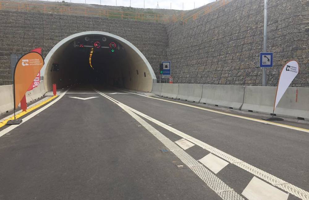 Foto: Na Kysuciach dnes oficiálne otvorili úsek polovičnej diaľnice D3, vodiči sa obávajú kolón