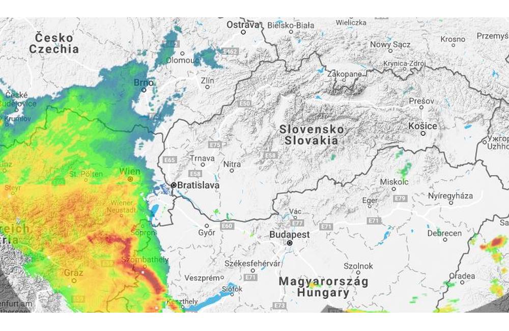 Foto: Od Rakúska a Slovinska sa k nám presúvajú búrky, doraziť by mohli v priebehu večera
