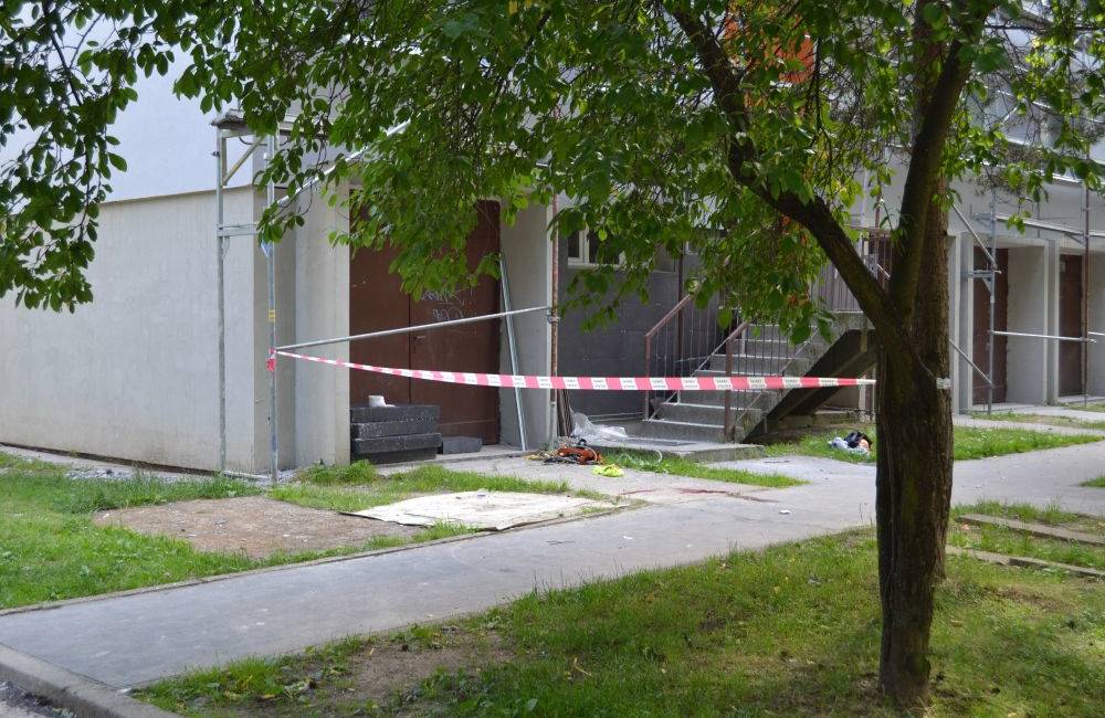 Foto: Na Solinkách došlo k nešťastiu pri skladaní lešenia, muža zasiahla kovová tyč do hlavy