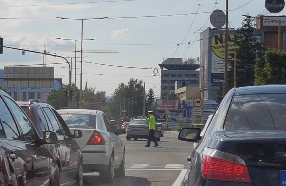 Foto: Medzi Žilinou a Martinom došlo k dvom nehodám, križovatku na Košickej riadia policajti