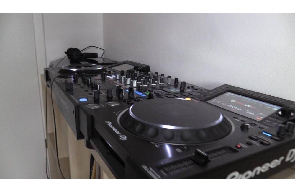 21-ročný mladík z Čadce si v Žiline prenajal DJ techniku za 7400€ a chcel ju predať cez internet