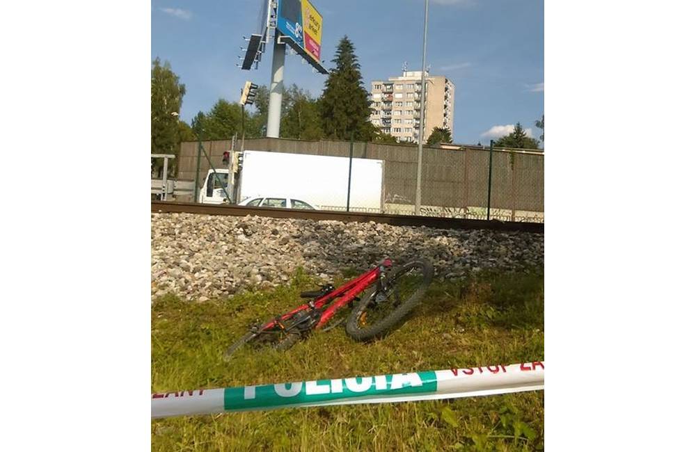 AKTUÁLNE: Na Rajeckej ceste zrazil vlak na priecestí 23-ročné dievča