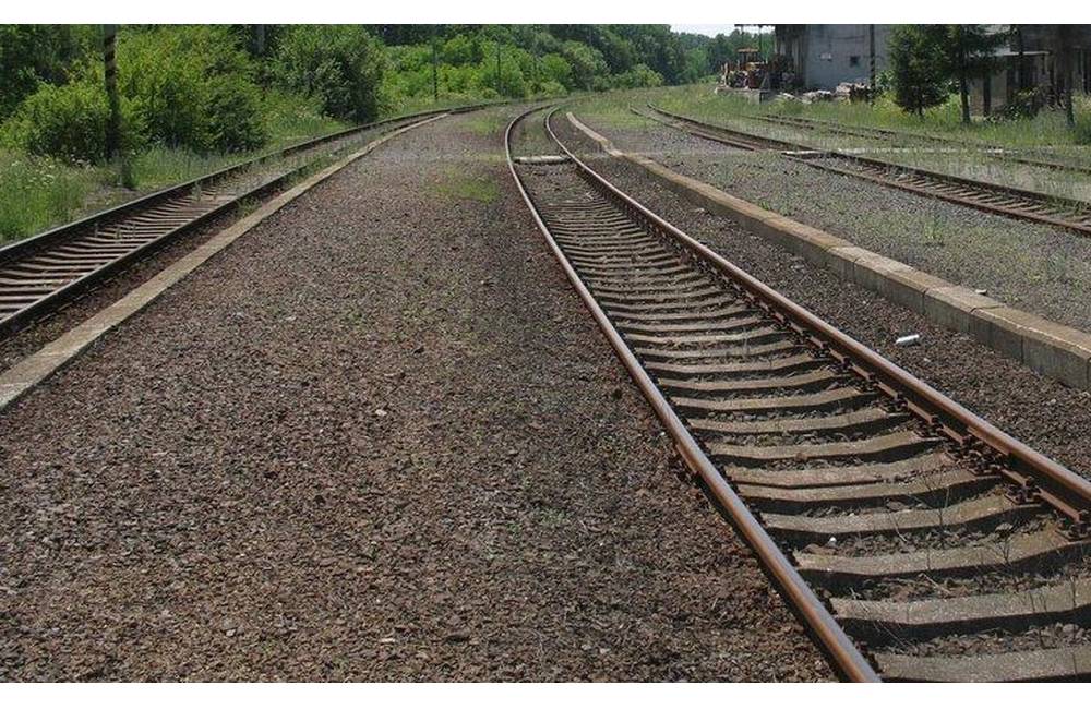 Piatková zrážka vlaku so ženou v Brodne skončila tragicky, žena náraz neprežila