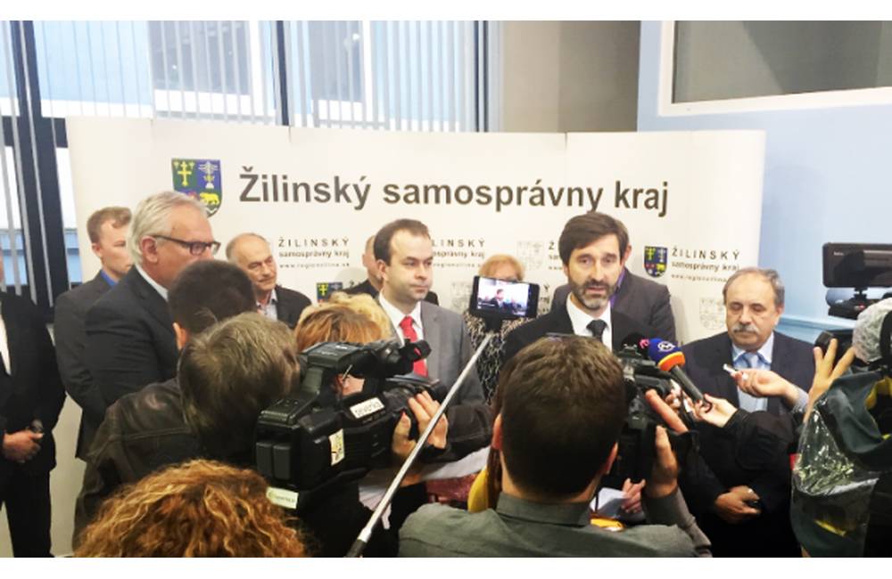 Prvej predvolebnej diskusie kandidátov na župana sa aktuálny predseda ŽSK Blanár nezúčastní