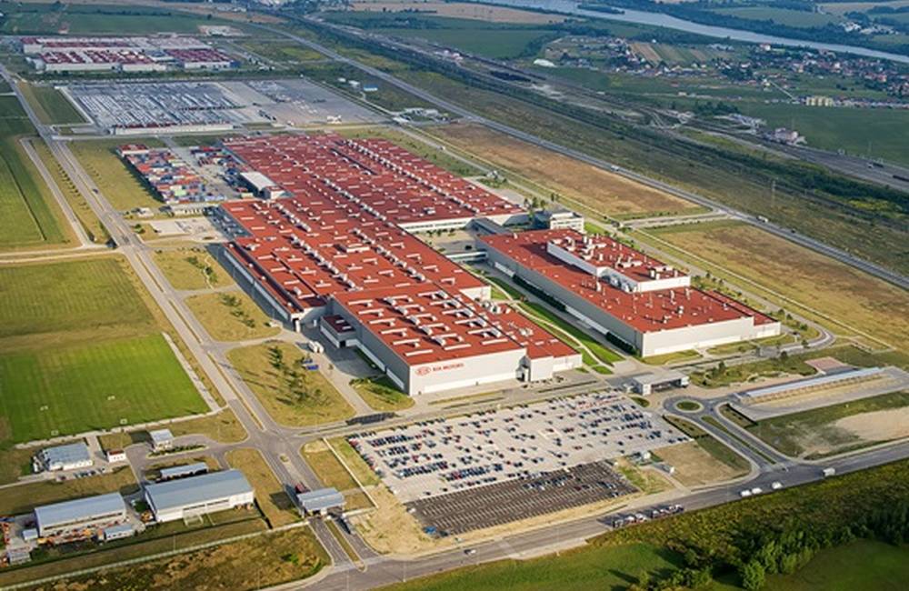 Kia Motors Slovakia presúva právomoci na Slovákov, z 26 oddelení riadia už 24