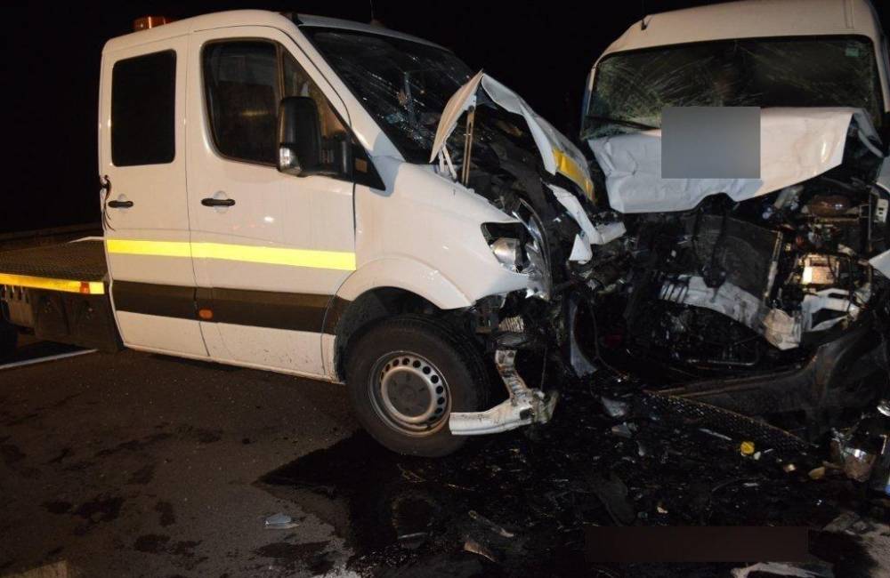 Pri Krásne nad Kysucou sa zrazili dvaja vodiči z Poľska, škoda je vyčíslená na 30 000 eur