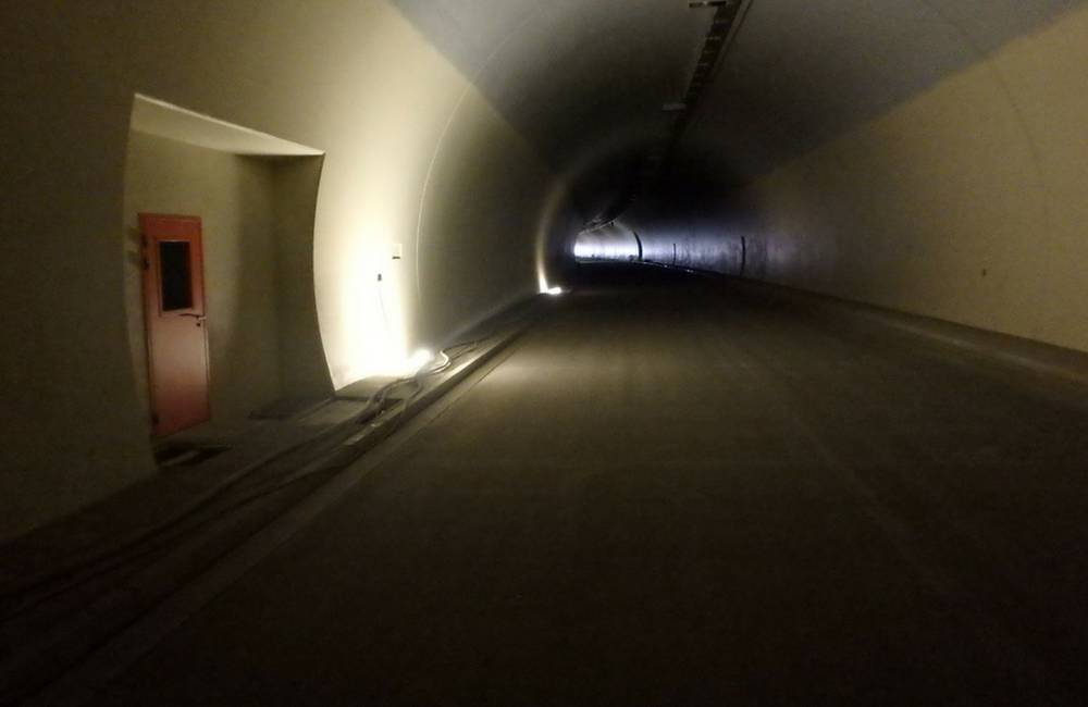 Deň otvorených dverí v tuneli Považský Chlmec: prehliadky, atrakcie aj jazda na korčuliach