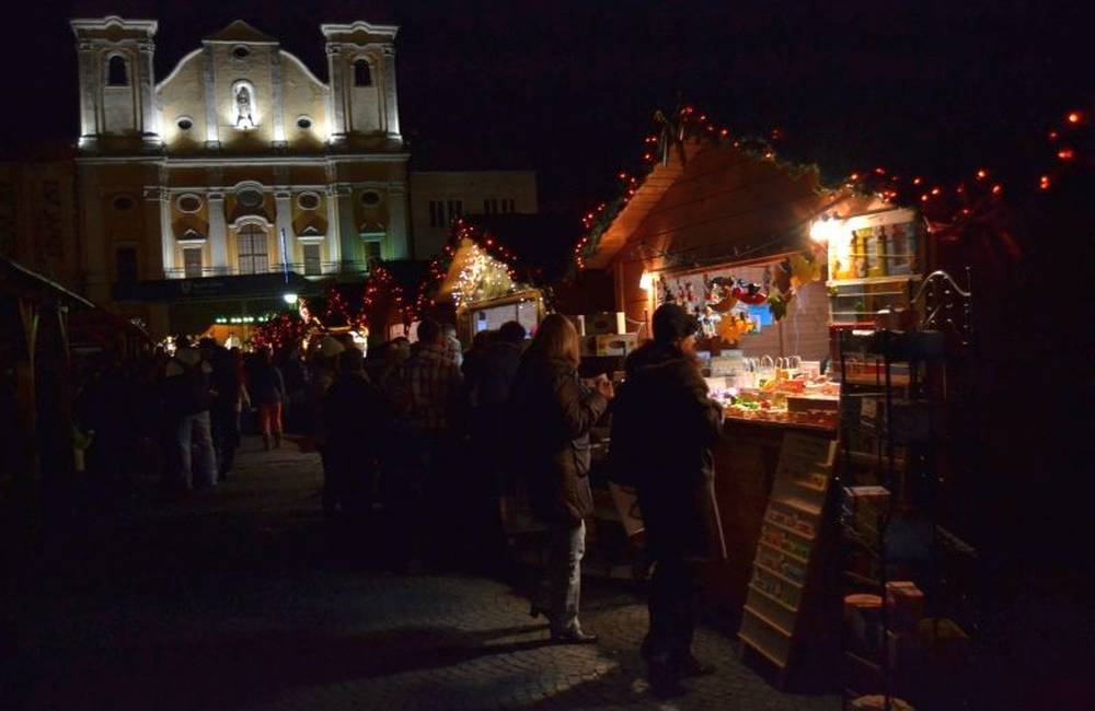Foto: Stánky s občerstvením na Vianočných trhoch v Žiline boli vydražené, najvyššia suma je 18 000 eur