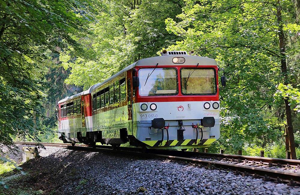 Na železničnej trati Lietavská Lúčka - Rajec sa budú od 23. októbra realizovať výlukové práce