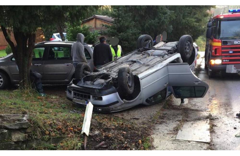 Pri dopravnej nehode vo Svederníku-Marčeku prevrátil vodič z Českej republiky vozidlo na strechu