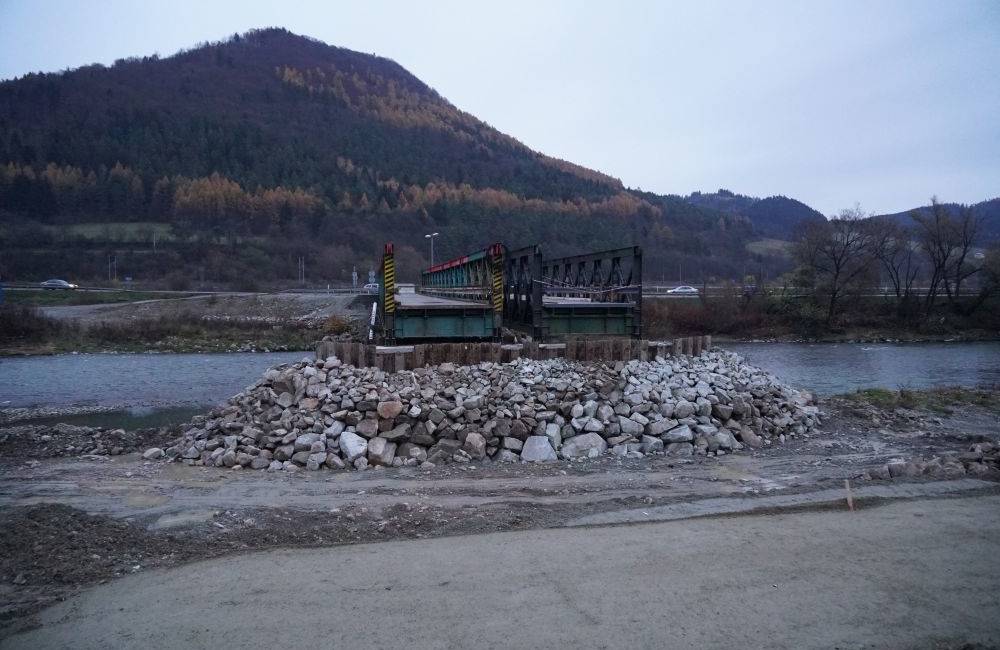 FOTO: Most do mestskej časti Vranie znovu otvoria až 4. decembra 2017, práce meškajú