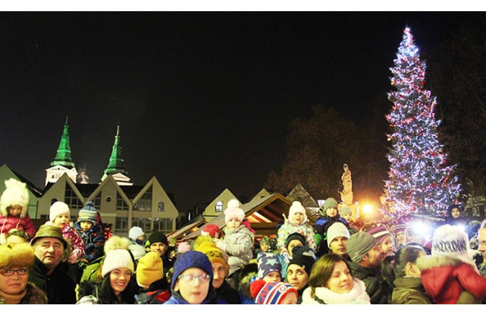 Vianočný stromček rozsvieti Mikuláš 5. decembra, na Mariánskom námestí je pripravená nová výzdoba