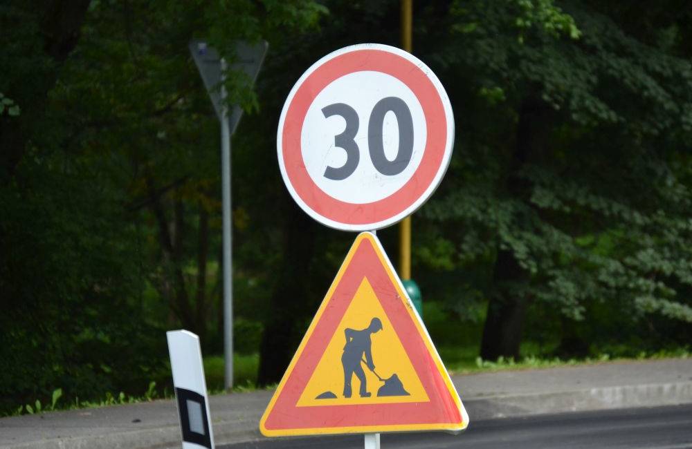 Medzi Žilinou a Kysuckým Novým Mestom pribudnú obmedzenia, na ceste sa bude asfaltovať