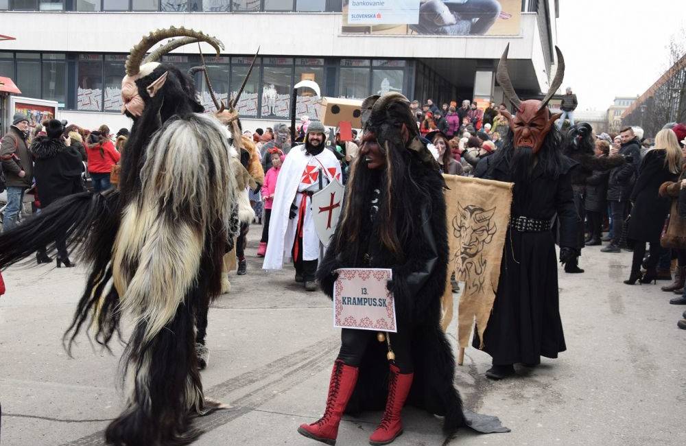 Foto: Žilinský Carneval nesklamal ani tento rok, ulice zaplnilo až 400 karnevalových masiek